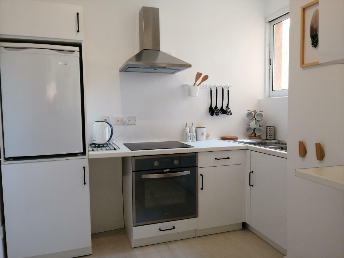 Alex'S Vacation Suite - 100M From The Beach - 6 Guests Paphos Extérieur photo